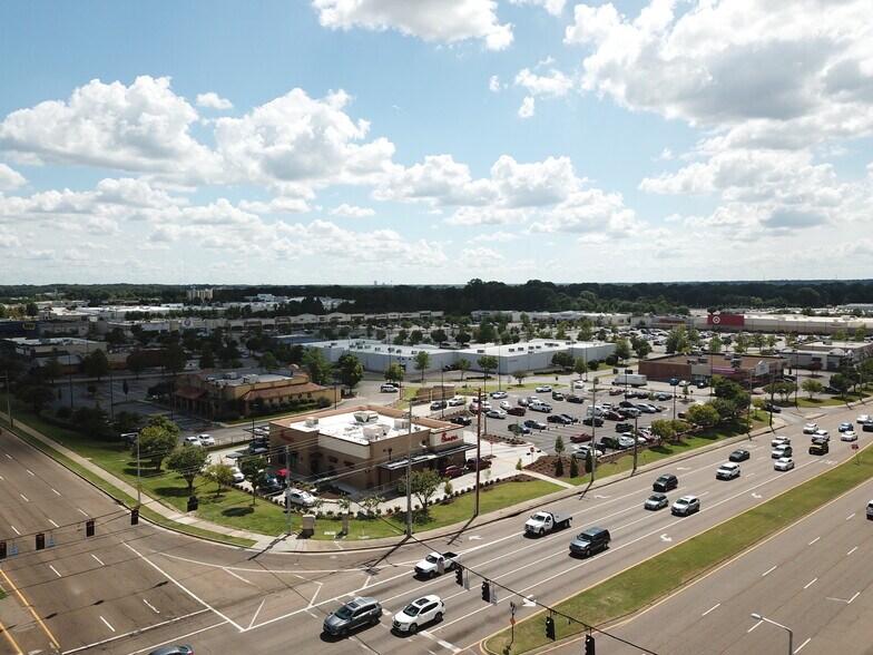 More Photos Of 2747-2769 Wolfcreek Pky, Memphis Unknown For Lease