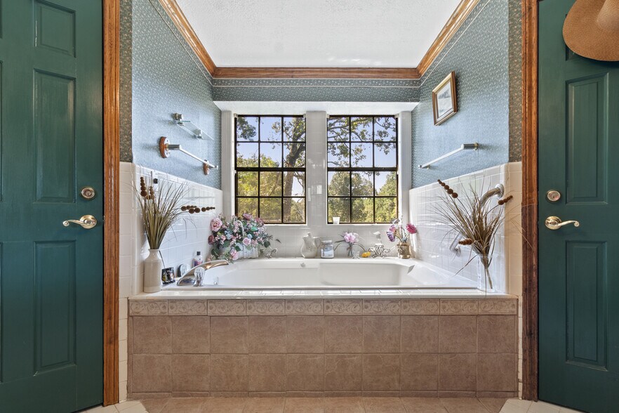 More Photos Of 750 N US Highway 287, Palestine Multifamily For Sale