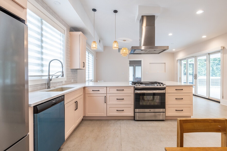 More Photos Of 1651 Pryor Rd SW, Atlanta Loft Creative Space For Sale