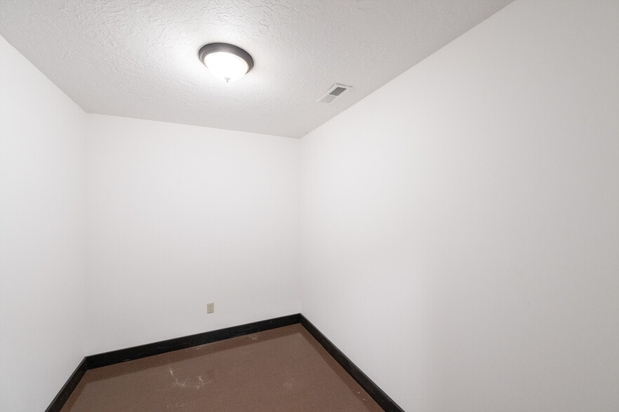 More Photos Of 215 Baker Rd, Huntingdon Lodge Meeting Hall For Sale