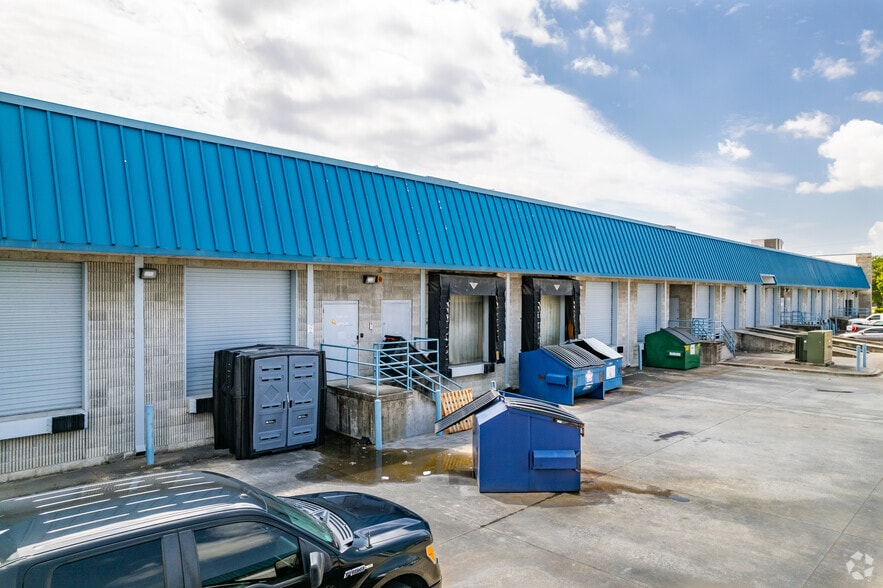 More Photos Of 8507 Benjamin Rd, Tampa Unknown For Lease