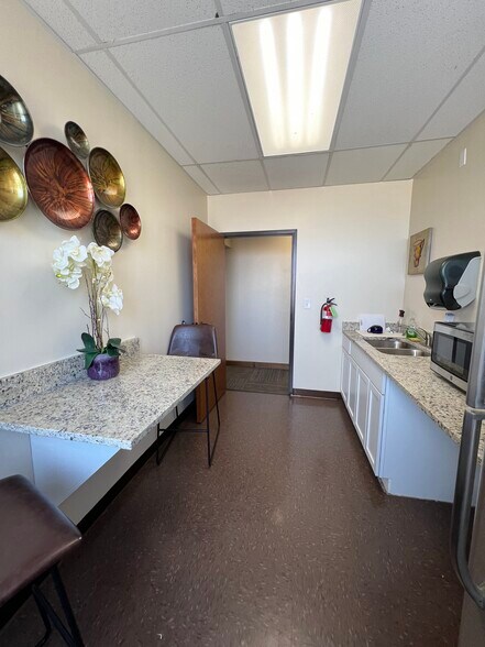 More Photos Of 1101 Ridge Rd, Rockwall Serviced Offices For Lease