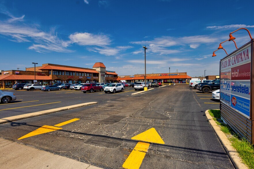 More Photos Of 229 W Grand Ave, Bensenville General Retail For Lease