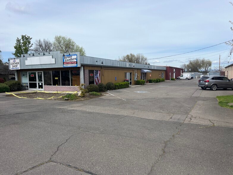 More Photos Of 2728 W Main St, Medford Manufacturing For Lease