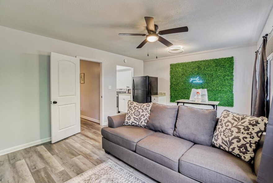 More Photos Of 4513 W McElroy Ave, Tampa Apartments For Sale