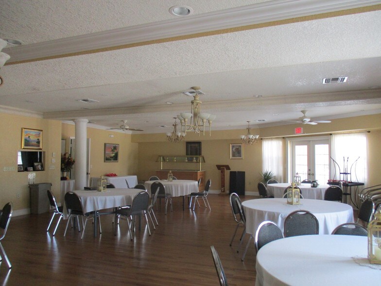 More Photos Of 901 Avenue D, Fort Pierce Restaurant For Lease