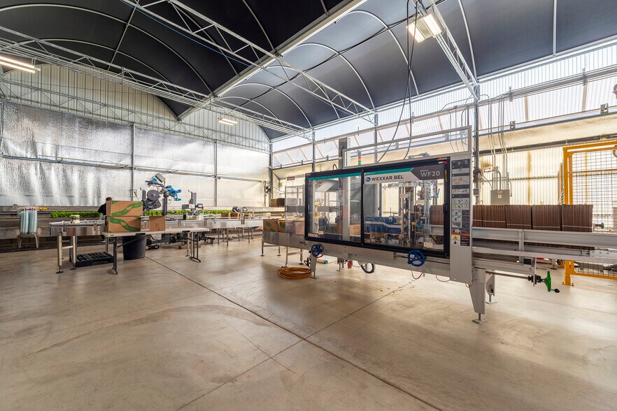 More Photos Of 2075 N Twin Oaks Valley Rd, San Marcos Garden Center For Lease