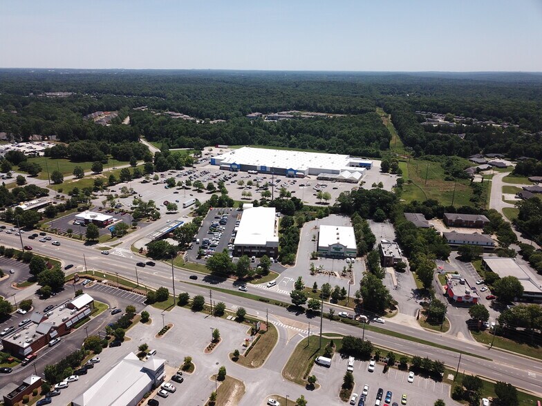 More Photos Of 1907 S College St, Auburn Storefront Retail Office For Lease