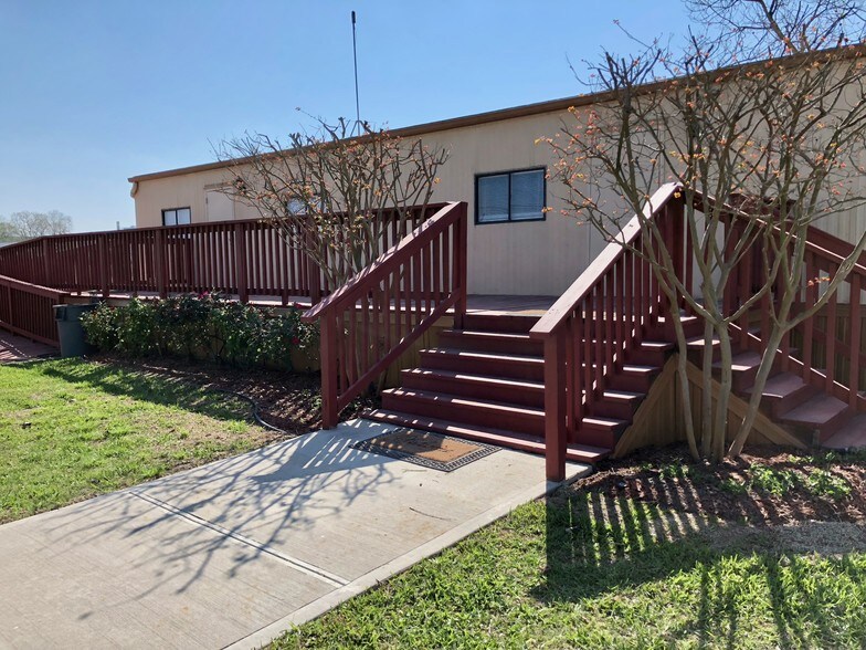 More Photos Of 11334 Beaumont Hwy, Houston Land For Lease