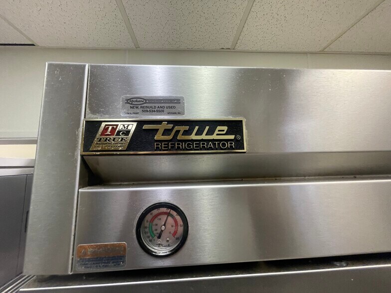 More Photos Of 101 NW Front St, Boardman Restaurant For Sale