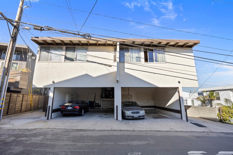 More Photos Of 480 Rosecrans Ave, Manhattan Beach Apartments For Sale