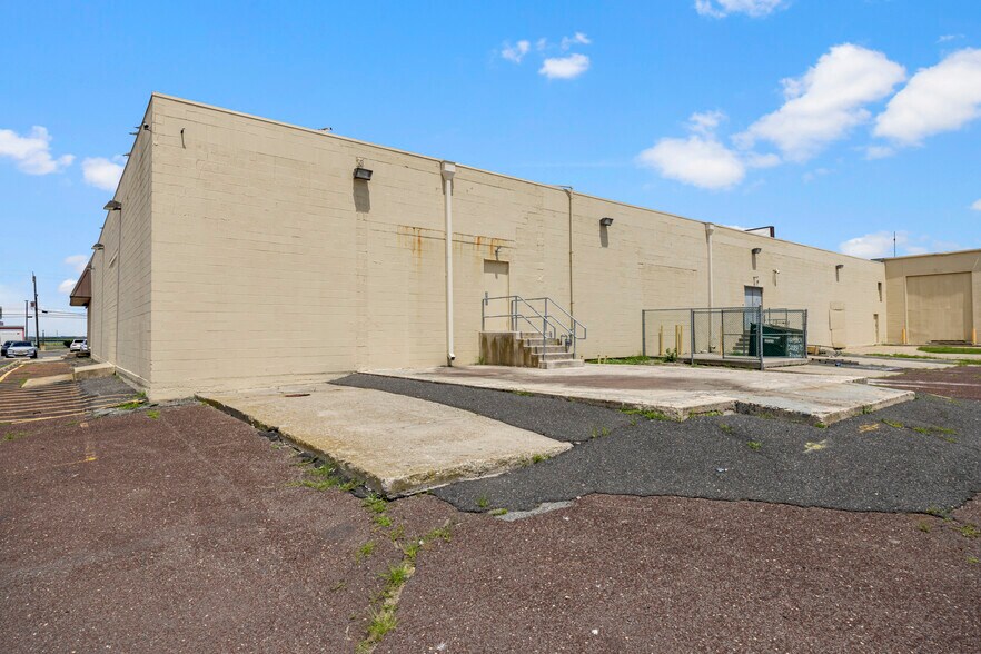 More Photos Of 4910 Wellington Ave, Ventnor City Freestanding For Lease