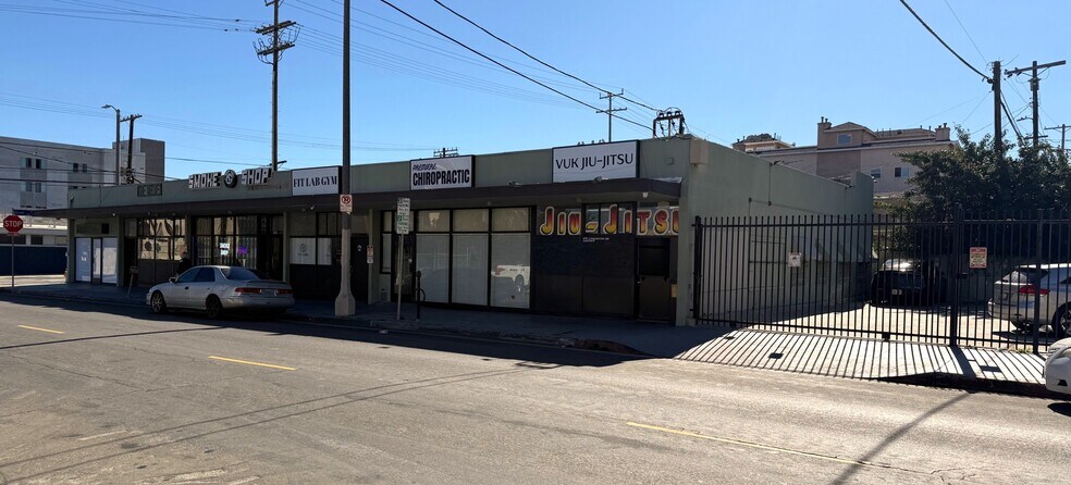 Primary Photo Of 601-611 W 6th St, San Pedro General Retail For Sale
