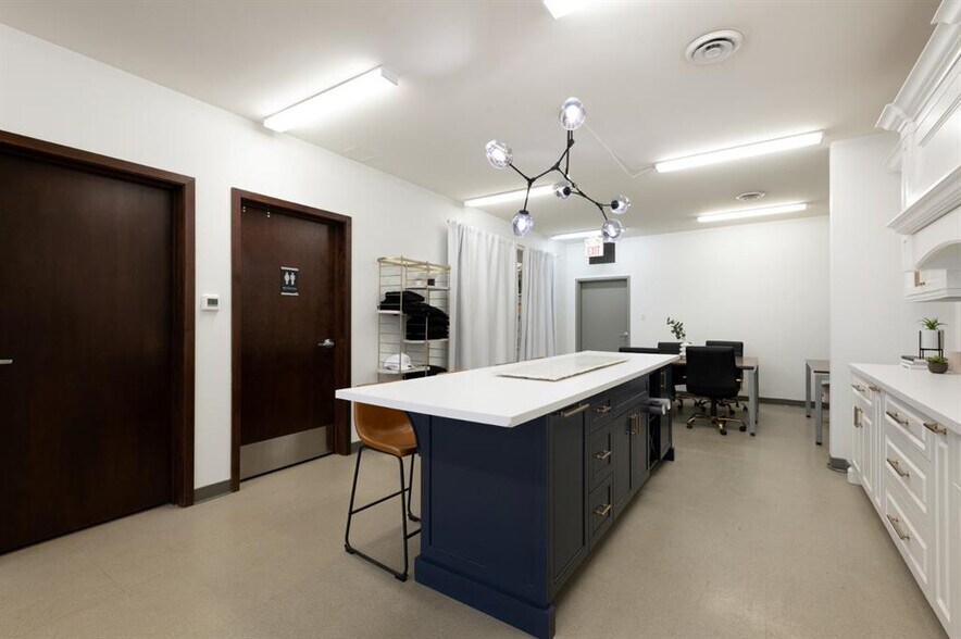 More Photos Of 380 Mackenzie Blvd, Fort McMurray Warehouse For Lease