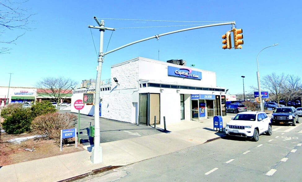 More Photos Of 725 Co Op City Blvd, Bronx Fast Food For Lease