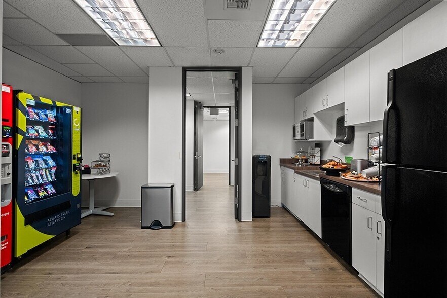 More Photos Of 14205 SE 36th St, Bellevue Coworking Space