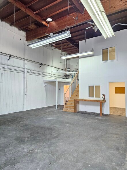 More Photos Of 141 Lost Lake Ln, Campbell Industrial For Lease