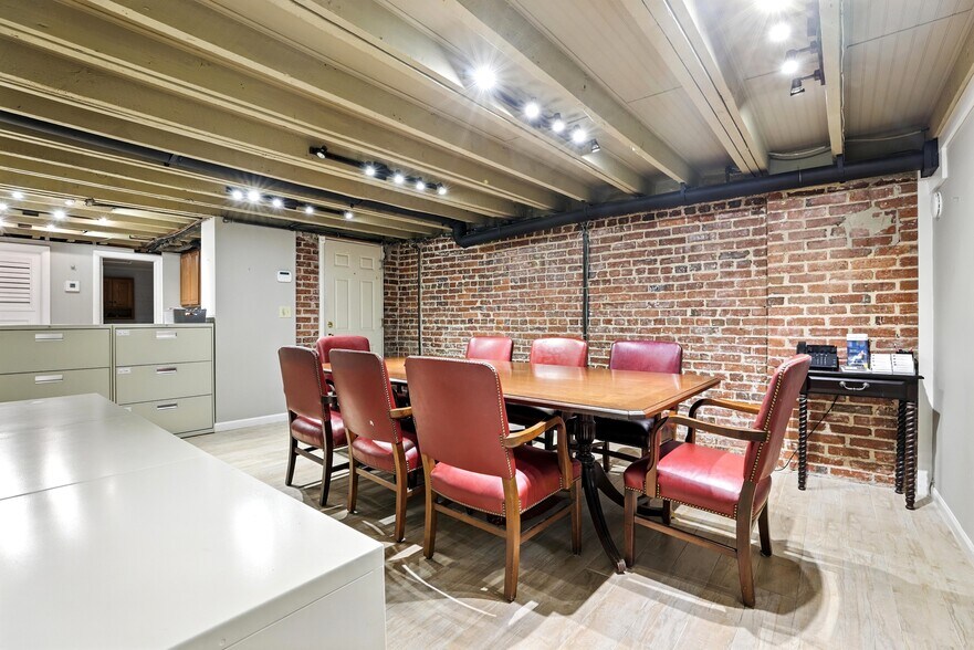 More Photos Of 616 N Washington St, Alexandria Office For Lease