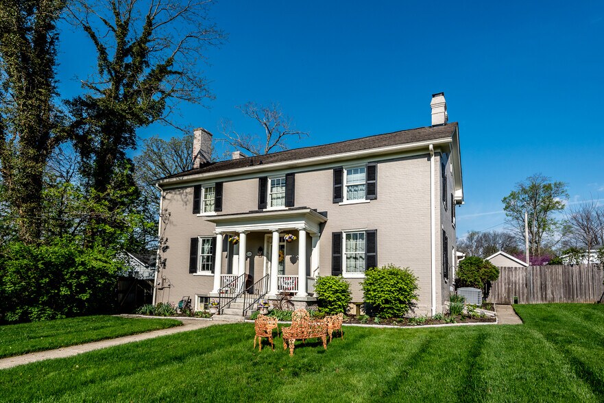 More Photos Of 129 N Main St, Waynesville Specialty For Sale