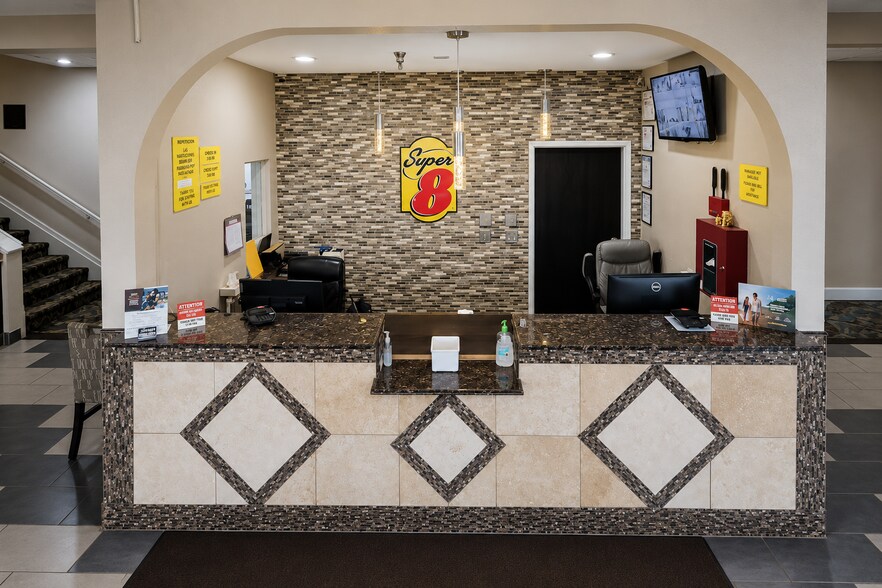 More Photos Of 4321 N Corrington Ave, Kansas City Hotel For Sale