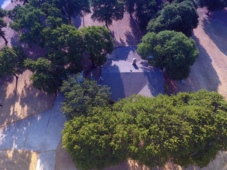 More Photos Of 601 Old Base Rd, Aurora Religious Facility For Sale