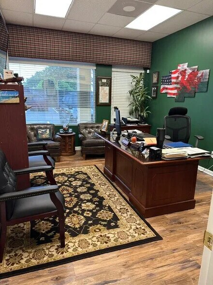 More Photos Of 1601-1619 NW Federal Hwy, Stuart Storefront Retail Office For Lease