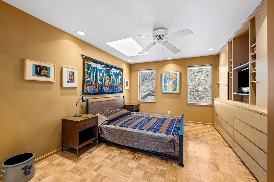 More Photos Of 1637 E Baltimore St, Baltimore Office Residential For Sale