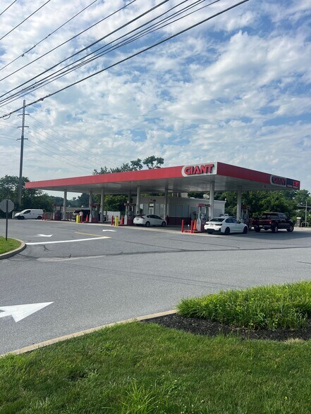 Primary Photo Of 300 Centerville Rd, Lancaster Carwash For Lease