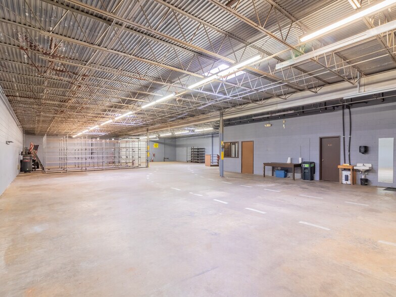 More Photos Of 457 S Daniel Morgan Ave, Spartanburg Manufacturing For Lease