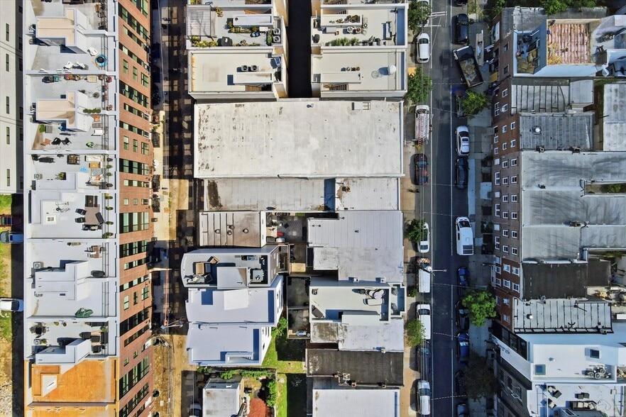More Photos Of 1328 S 20th St, Philadelphia Distribution For Sale