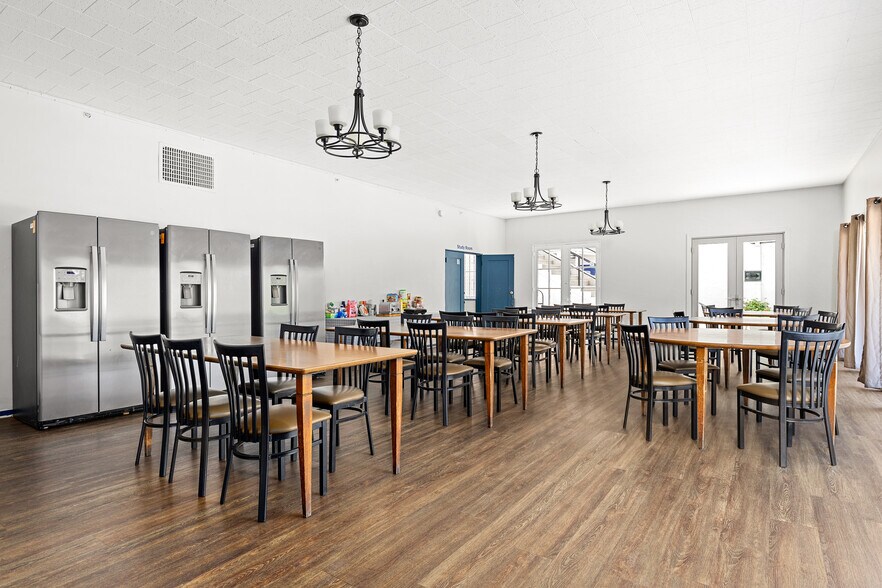 More Photos Of 840 Hilgard Ave, Los Angeles Sorority Fraternity House For Sale