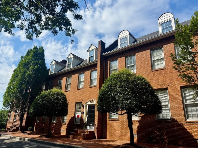 More Photos Of 4 Lenox Pointe NE, Atlanta Office For Sale