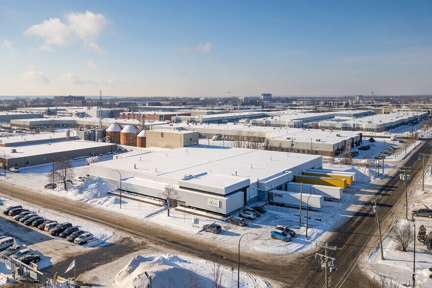 More Photos Of 1875 Ave 52nd, Montréal Manufacturing For Lease