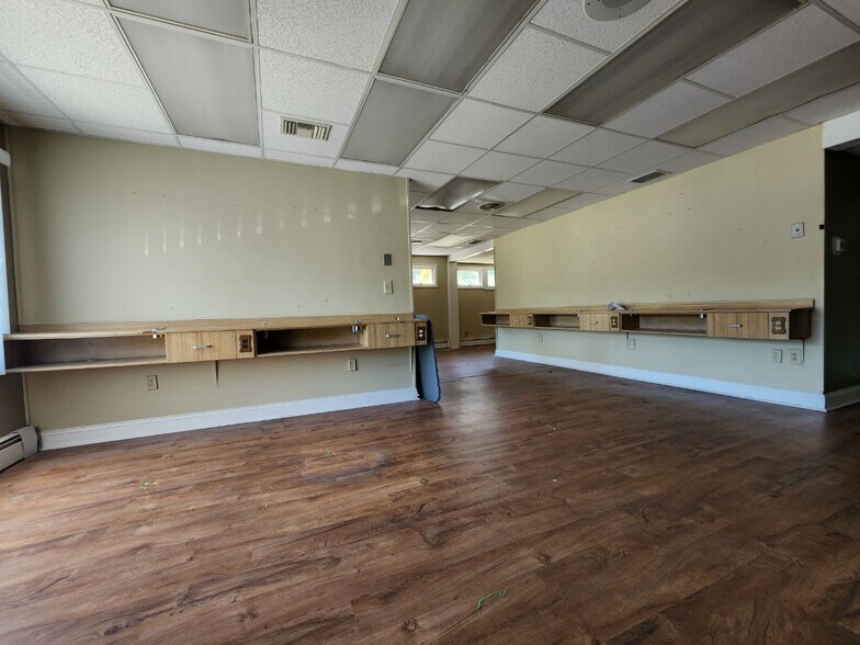 More Photos Of 410 Main St, Southington Storefront Retail Office For Sale