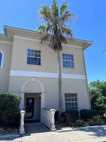 More Photos Of 842 Sunset Lake Blvd, Venice Medical For Lease