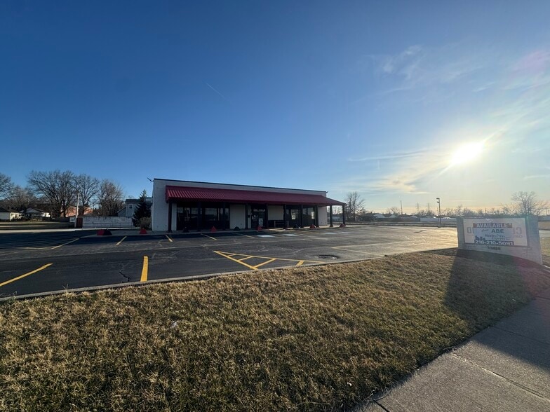 More Photos Of 13425 Snow Rd, Brook Park Freestanding For Lease
