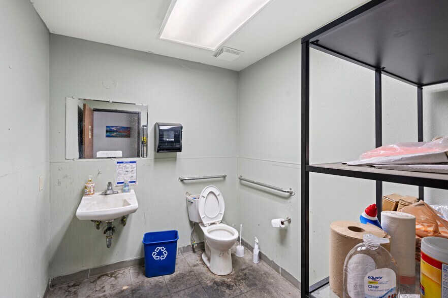 More Photos Of 1920 S Augusta Ct, Ontario Warehouse For Lease