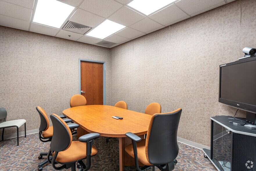 More Photos Of 60101 Bodnar Blvd, Mishawaka Medical For Lease
