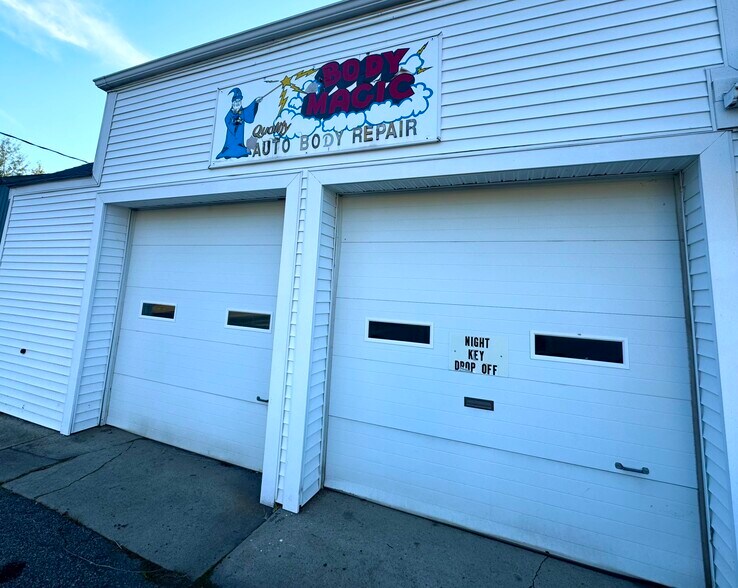 More Photos Of 5 Franklin St, Whitman Auto Repair For Sale