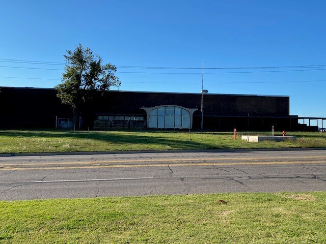 More Photos Of 10500 W Reno Ave, Oklahoma City Manufacturing For Lease