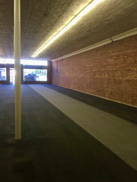 More Photos Of 103 N Jackson St, Henderson Storefront For Sale