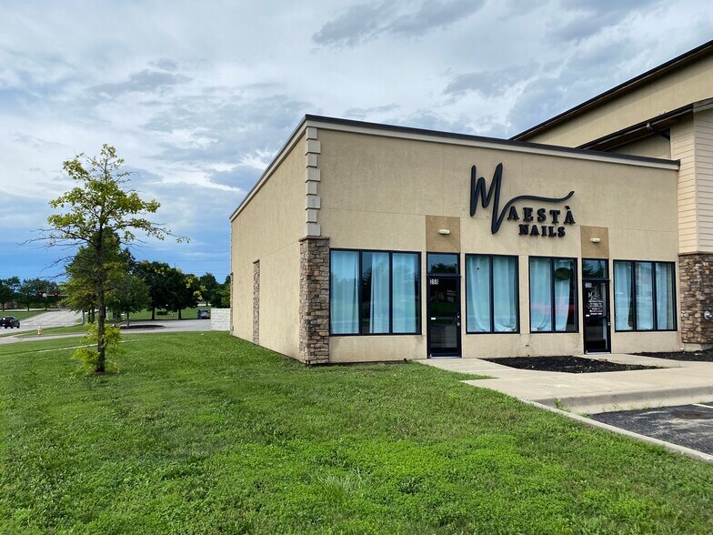 More Photos Of 350 SW Greenwich Dr, Lee's Summit Storefront Retail Office For Sale