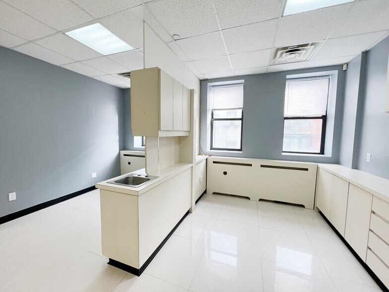 More Photos Of 128-138 Mott St, New York Medical For Lease