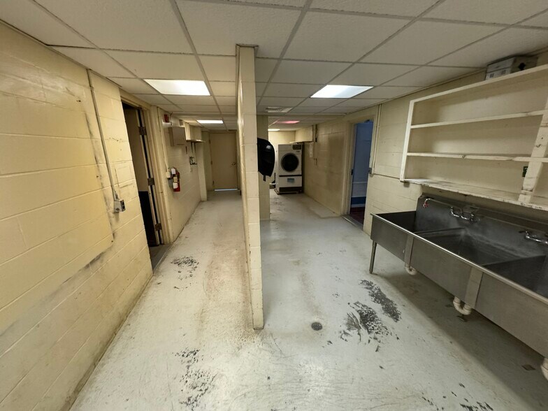 More Photos Of 10 Pethaven Ln, Augusta Veterinarian Kennel For Sale