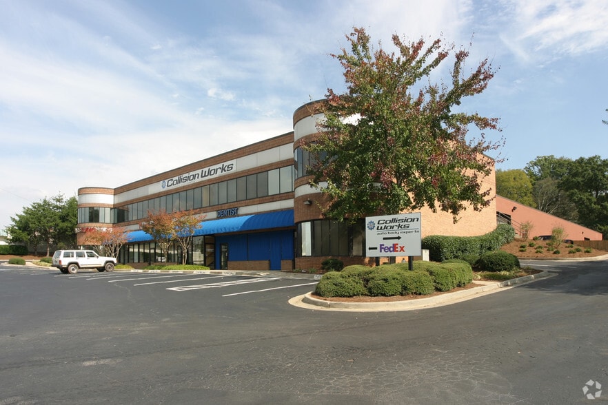 More Photos Of 2441 Cheshire Bridge Rd NE, Atlanta General Retail For Lease