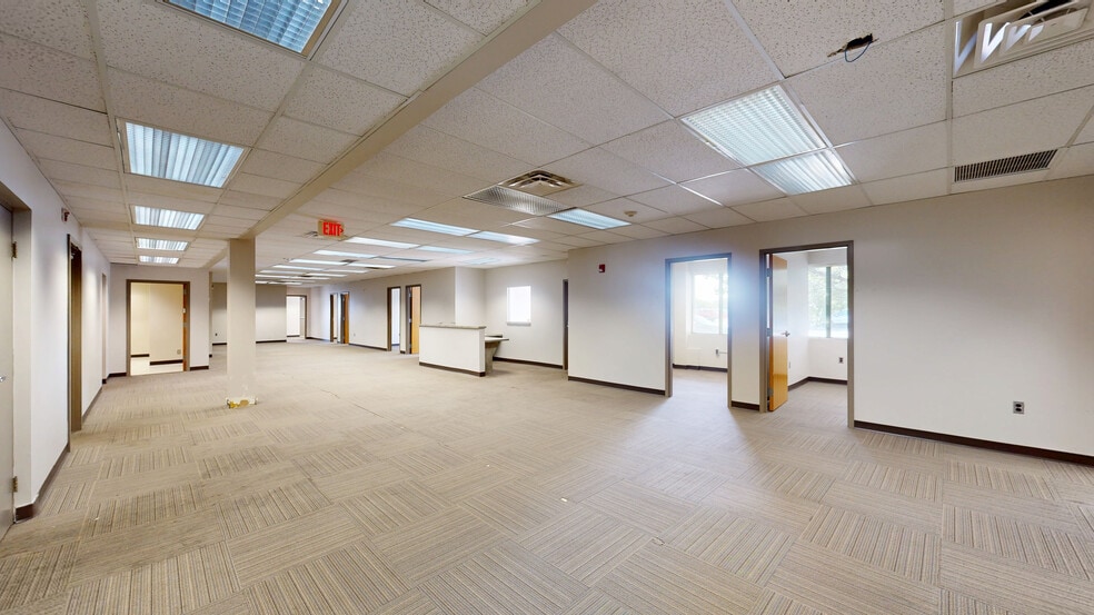 More Photos Of 875 Greentree Rd, Pittsburgh Office For Sale