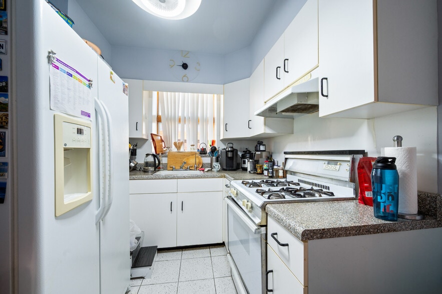More Photos Of 2101 76th St, Brooklyn Flex For Sale
