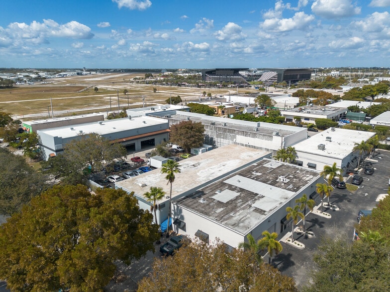 More Photos Of 1011 NW 51st St, Fort Lauderdale Unknown For Lease