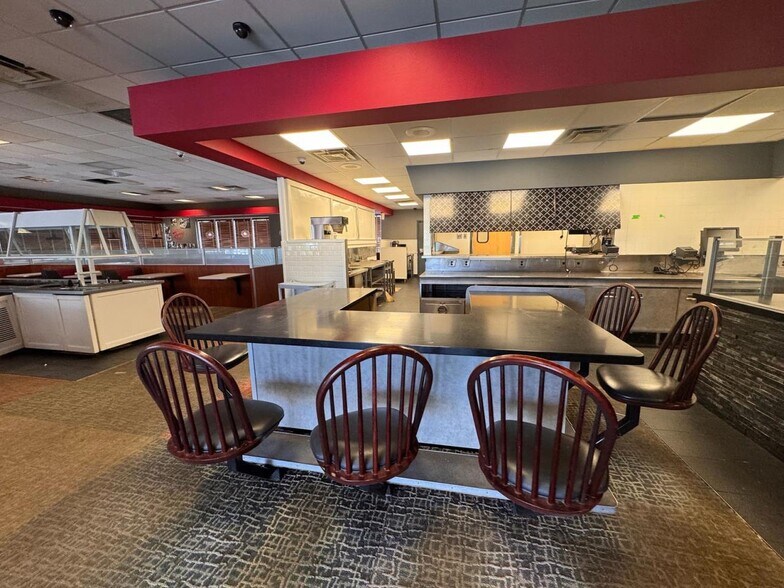 More Photos Of 4765 Montgomery Rd, Cincinnati Restaurant For Sale