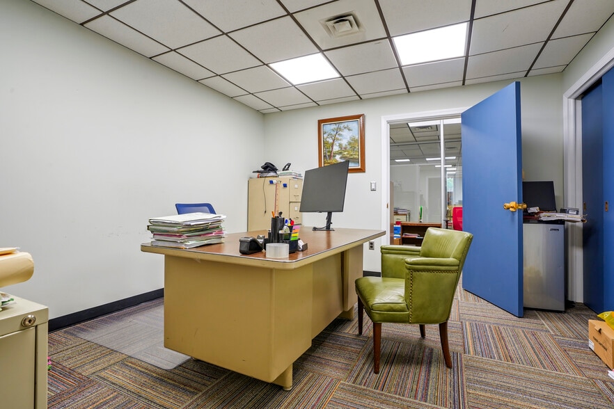 More Photos Of 283 N Broad St, Elizabeth Freestanding For Lease